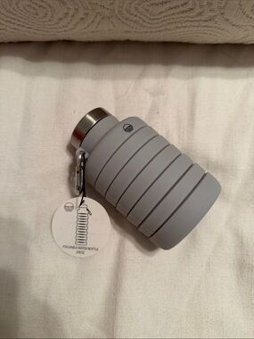 Free People X Mayim Foldable Silicone Water Bottle in Light Gray